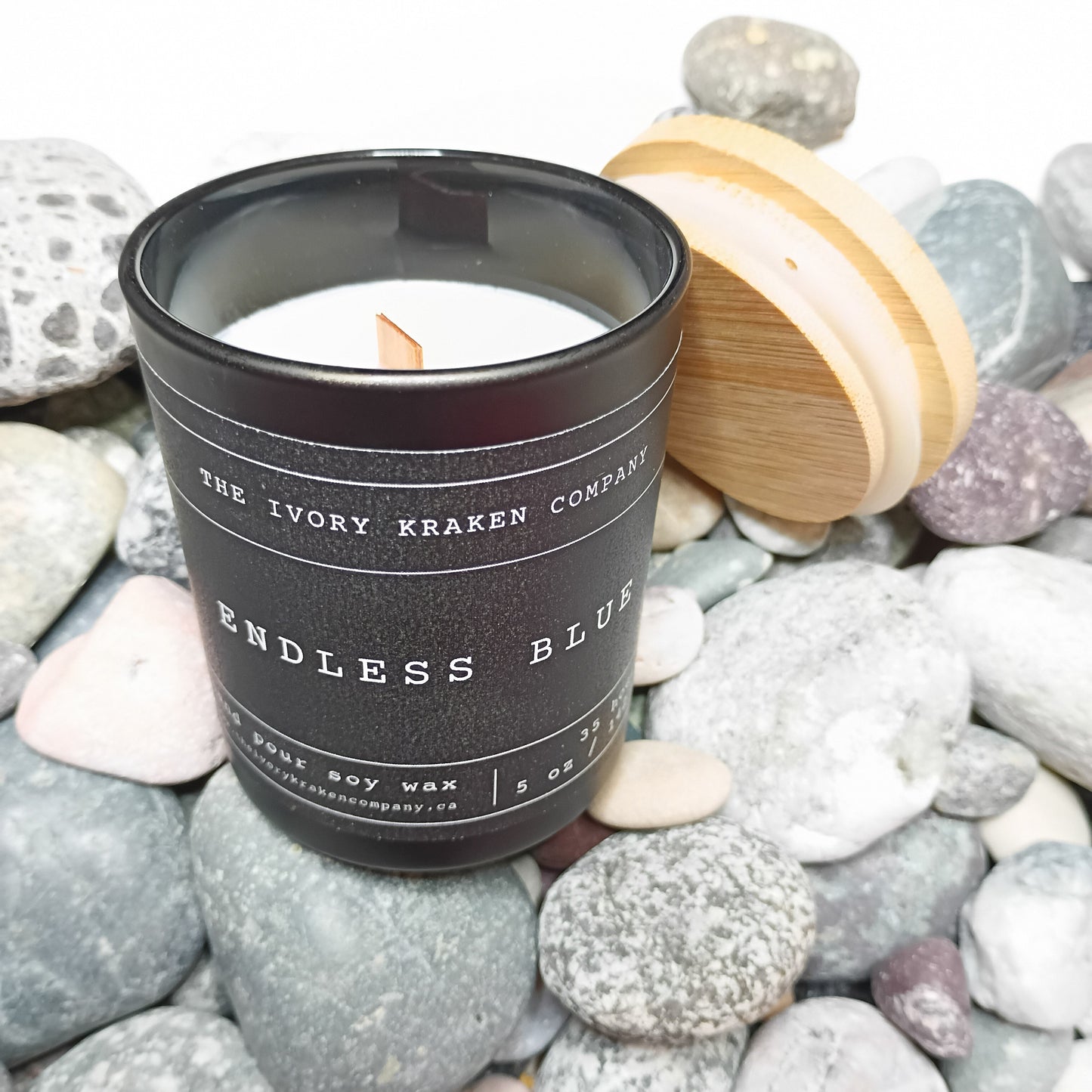 Endless Blue - Soy candle w/ wood wick