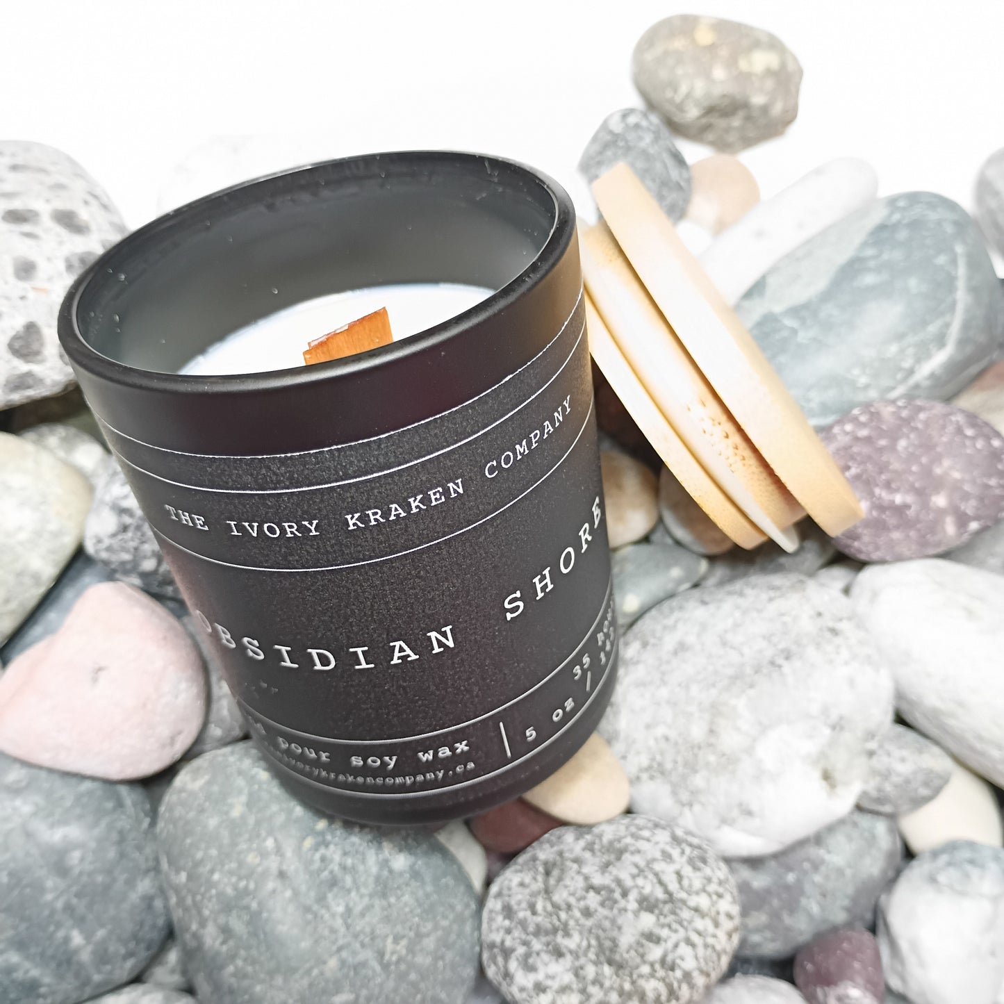 Obisdian Shore - Soy candle w/ wood wick